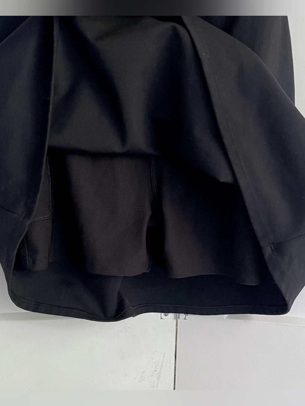 Gap Fit Women’s Black Activewear Dress Built In Shorts Shelf Bra Sleeveless Sz M - Picture 5 of 5